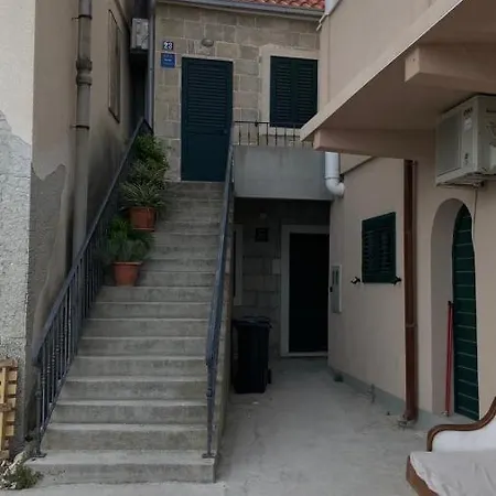 Lana Beachfront Lägenhet Sumpetar