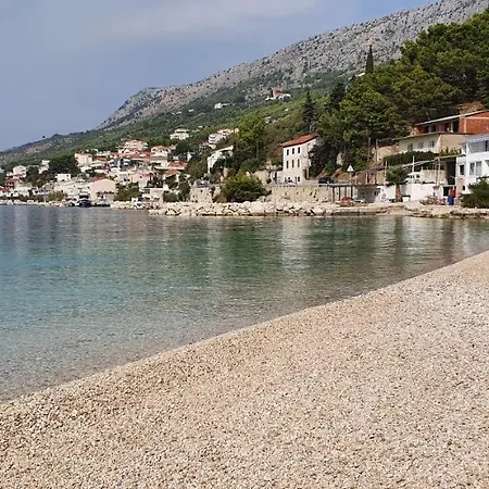 Lana Beachfront Lägenhet *