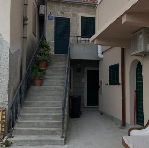 Lana Beachfront Apartamento Sumpetar