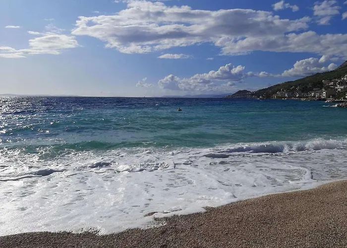 Lana Beachfront Sumpetar